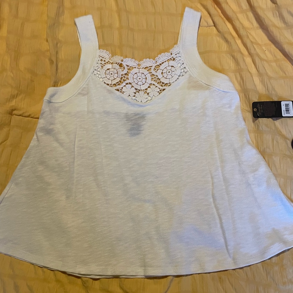 NWTS Wrangler Retro White Tank Top! embroidered lace details! Ran big Size Med